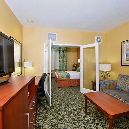 Best Western Plus Fresno Inn Εξωτερικό φωτογραφία