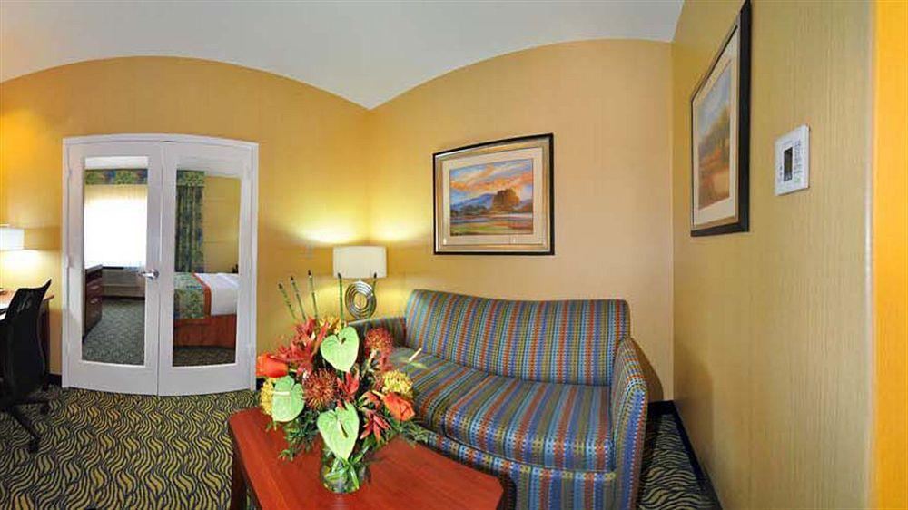 Best Western Plus Fresno Inn Εξωτερικό φωτογραφία