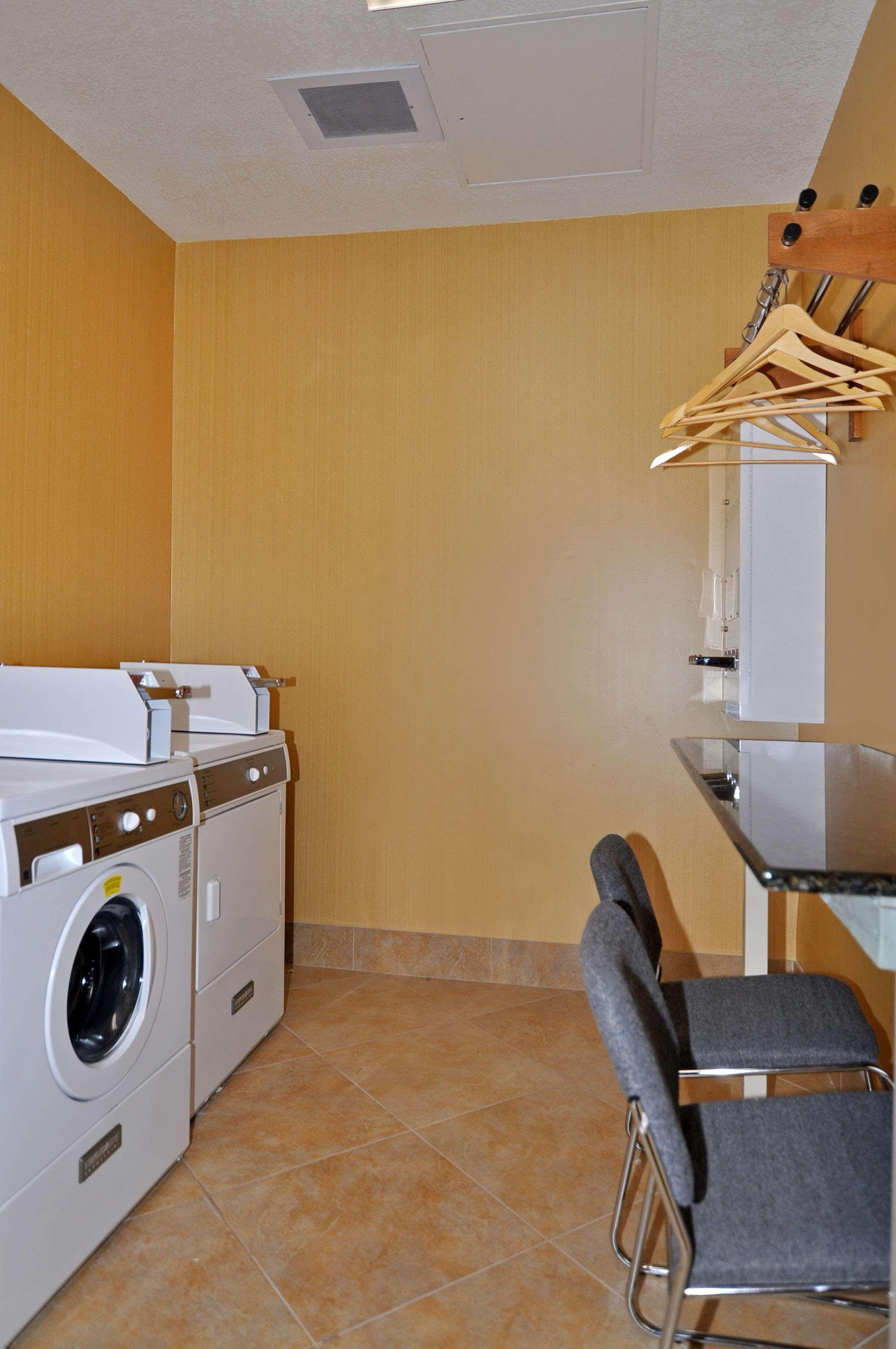 Best Western Plus Fresno Inn Εξωτερικό φωτογραφία