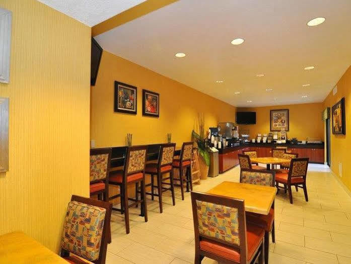 Best Western Plus Fresno Inn Εξωτερικό φωτογραφία